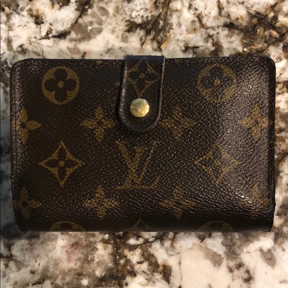 Authentic Louis Vuitton Kisslock monogram wallet